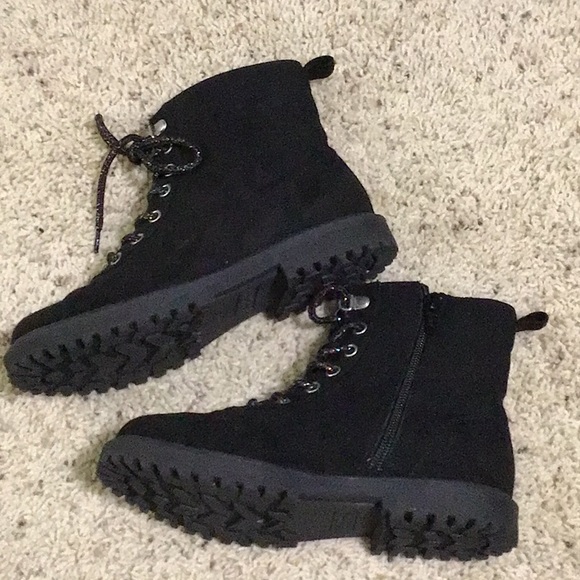 Girls black high top boots size 1 - Picture 3 of 3